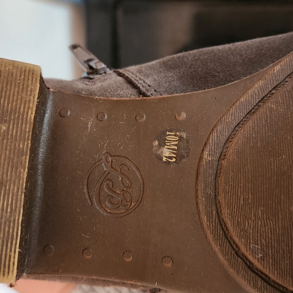 Lucky Brand Grey Suede Booties - Picture 12 of 14